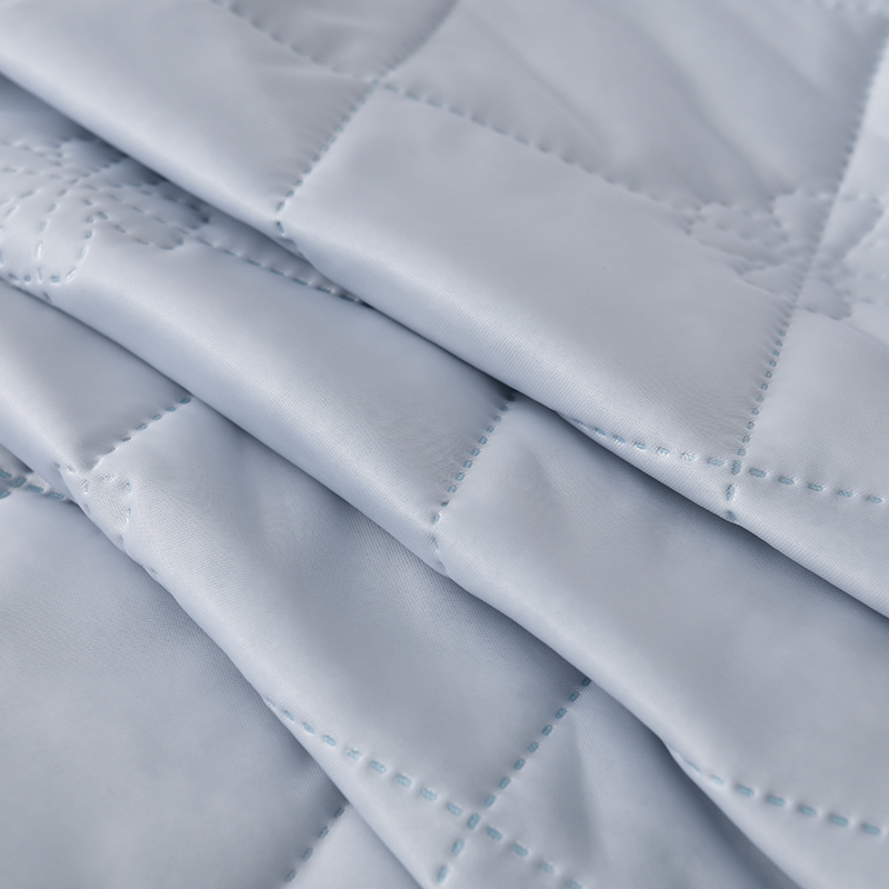 北极绒(Bejiron) BJRB513 灰色 北极绒 凉感丝水洗被 180*200cm 灰色 BJRB513 布袋装  （单位：床） 北极绒 凉感丝水洗被 180*200cm 灰色 BJRB513 布袋装